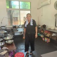 明月山村“三助”养老服务中心