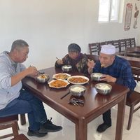 三营镇金轮村老饭桌